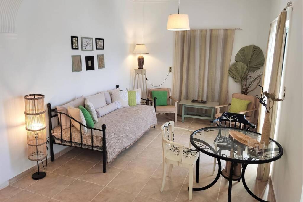95 M2, Center Of Sitia, Wifi, 350m Apartment *